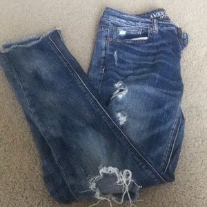 American eagle dark wash tomgirl jeans